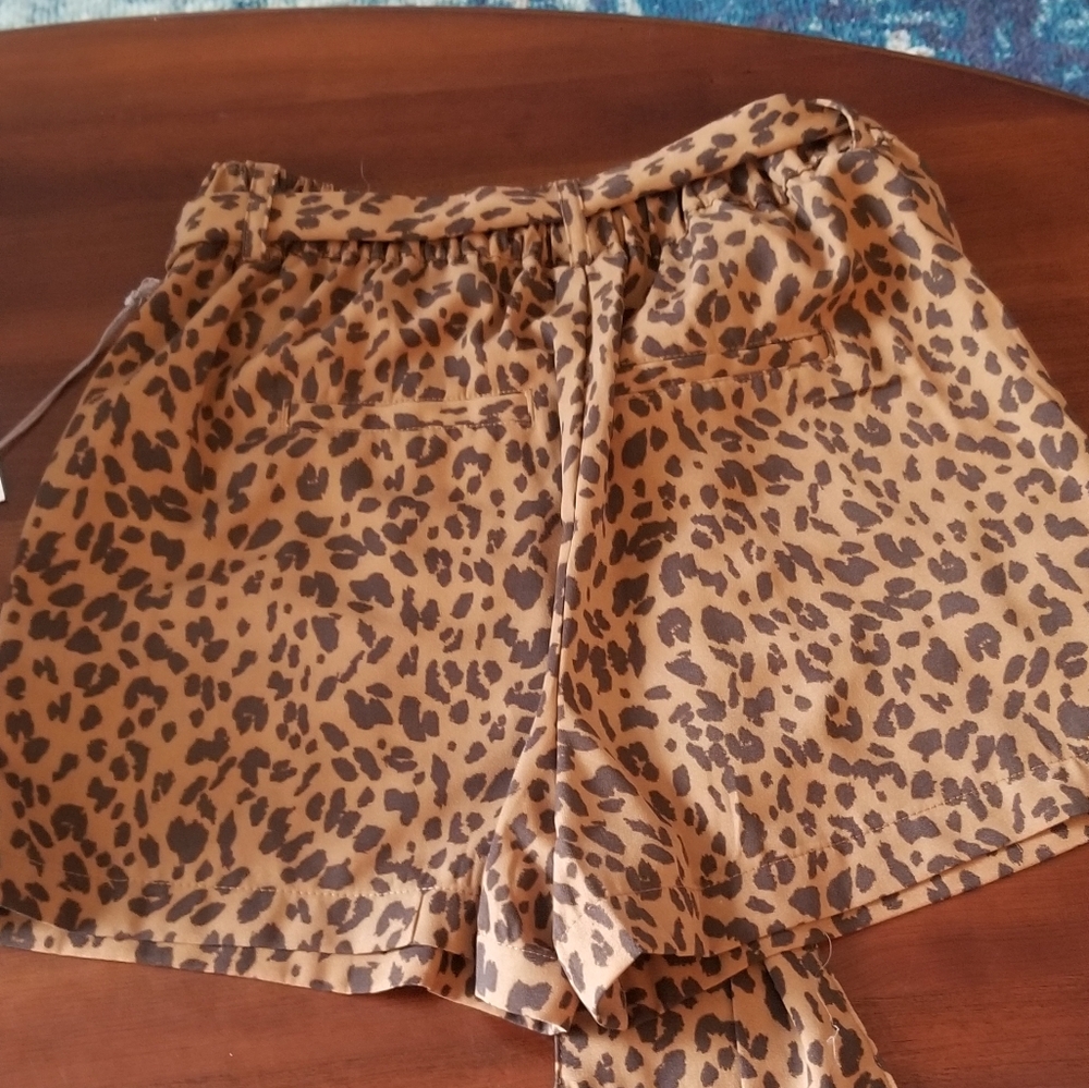 NWT XS Leopard Shorts - Picture 2 of 4